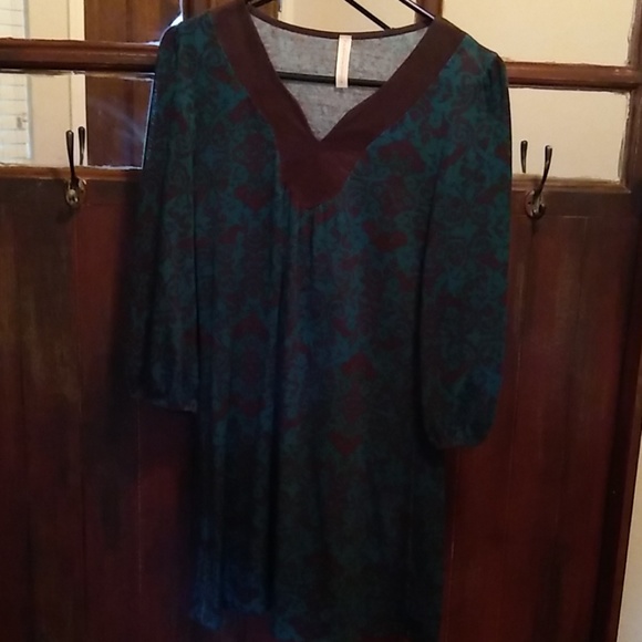 Dress - Picture 3 of 6